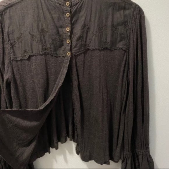 Free People Black Anthracite Peasant Blouse Bell Sleeve Flowy Top Boho Grunge - Picture 9 of 11